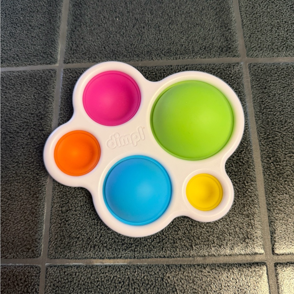 Dimpl Pop sensory toy